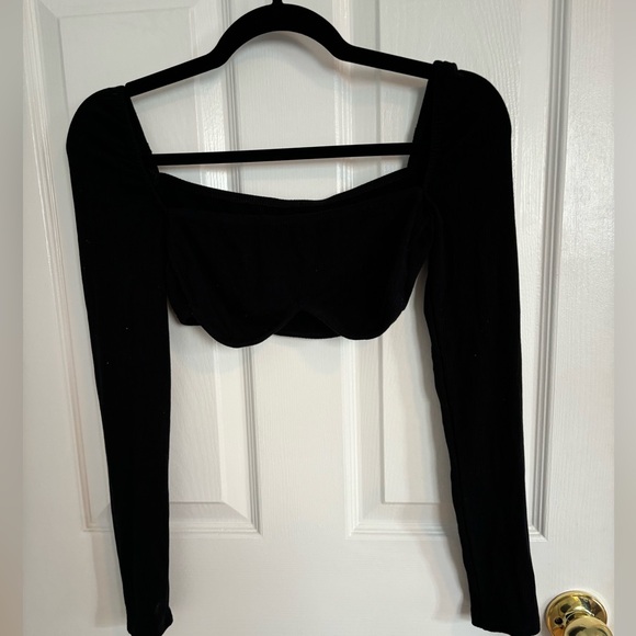 SHEIN Blaxk cropped long sleeve - Picture 2 of 3